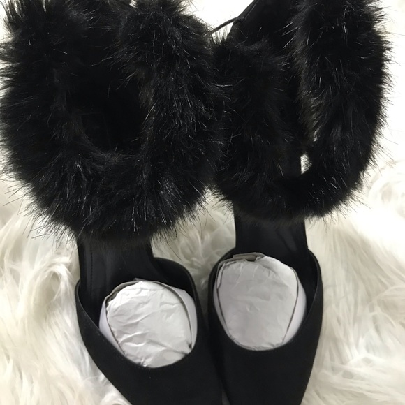 🖤 Black Ankle Strap with Fur Heels 🖤 - Picture 6 of 8